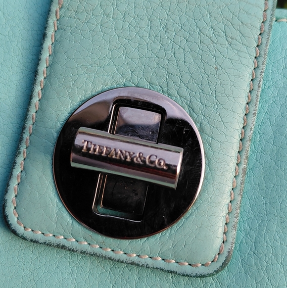 Tiffany & Co. Turquoise Blue Leather Turnlock Wallet - Picture 3 of 13